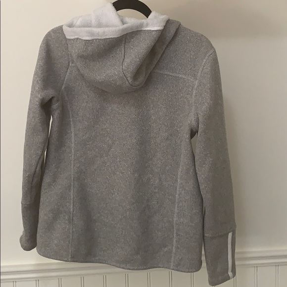 North face fuzzy jacket - Picture 4 of 4